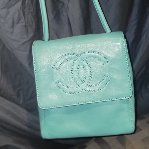 Vintage Chanel purse - Picture 2 of 11